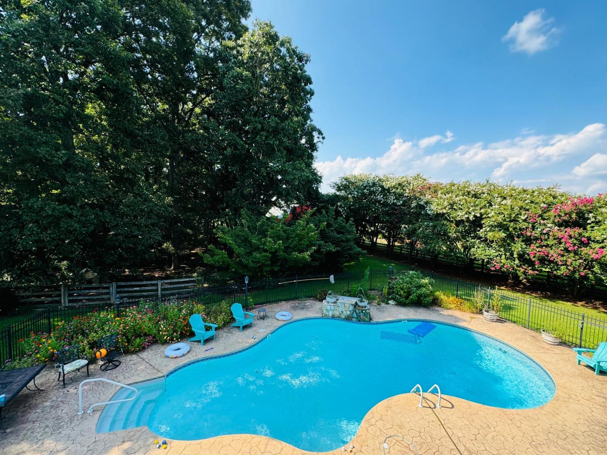 Countryside Carriage House With Pool Hotel Commerce Eksteriør billede